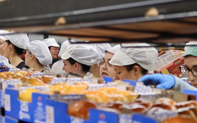 Cadena de manipulación de caquis.