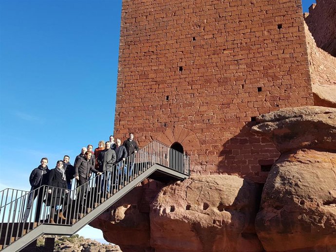 El consejero José Luis Soro ha visitado las obras del Castillo Peracense