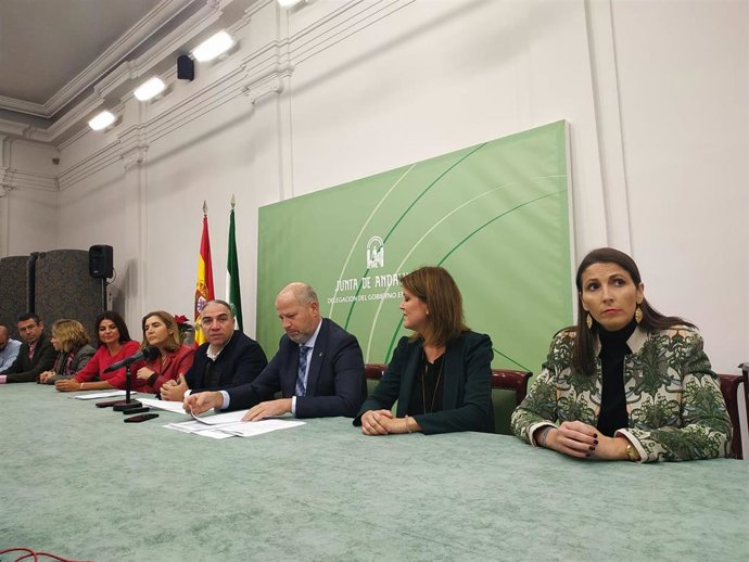 Los consejeros Bendodo, Blanco e Imbroda junto a delegado de la Junta en Málaga