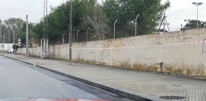 Muro denunciado por los vecinos