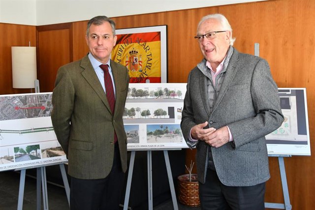 El viceconsejero de Fomento, Infraestructuras y Ordenación del Territorio, Jayme Raynaud, se reúne con el alcalde de Tomares, José Luis Sanz