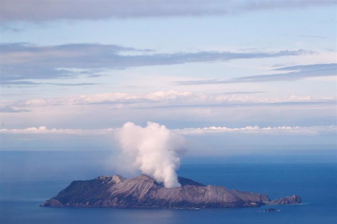 Vista aérea del Whakaari, también conocido como el volcán de Isla blanca, en Nueva Zelanda.