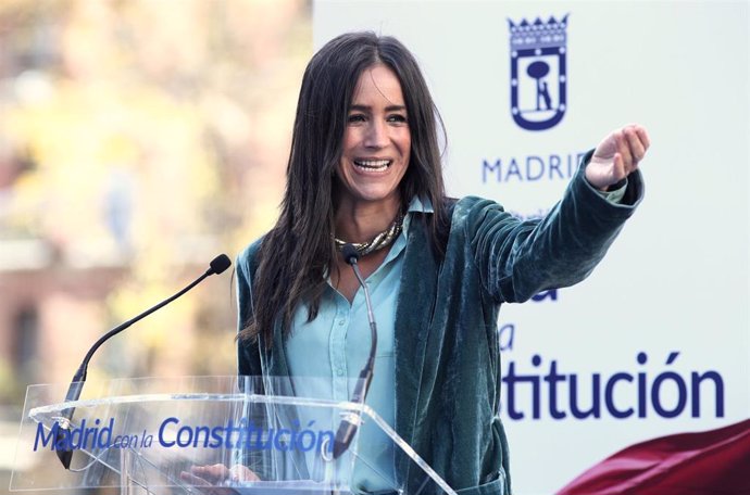 La vicealcaldesa de Madrid, Begoña Villacís, interviene en un acto de homenaje del Ayuntamiento de Madrid a la Constitución Española en la Plaza de Chamberí, en Madrid (España), a 5 de diciembre de 2019.