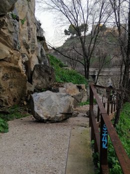 Desprendimiento de rocas en la senda ecológica de Toledo