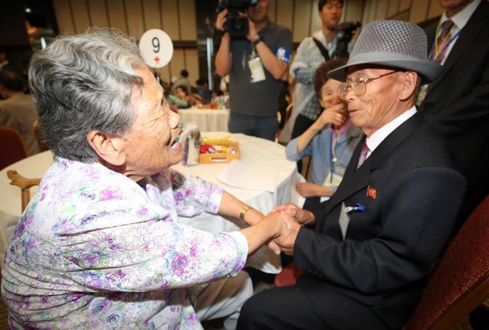 Reunión de familias separadas por la guerra de Corea