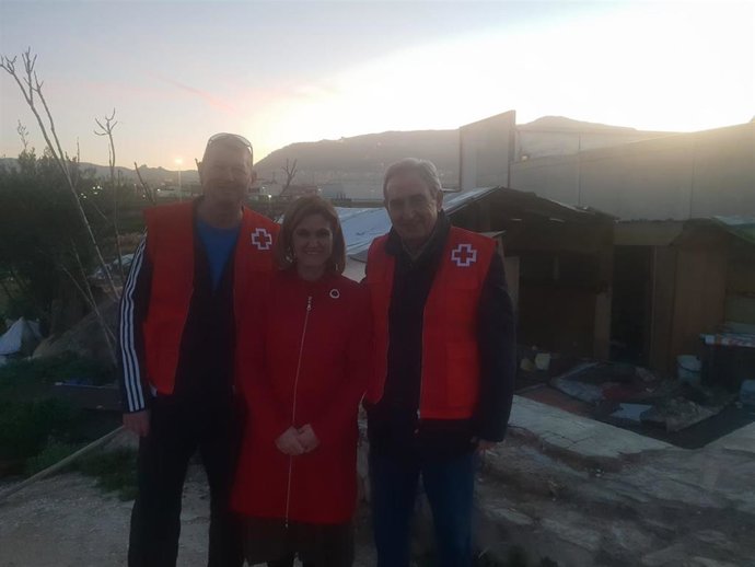 Visita a un asentamiento de la provincia