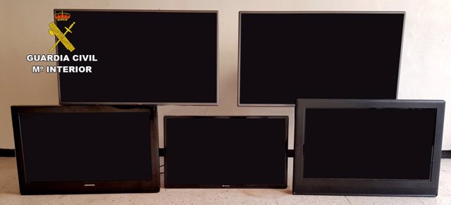 Televisores robados en hoteles del Port d'Alcúdia, recuperados por la Guardia Civil.