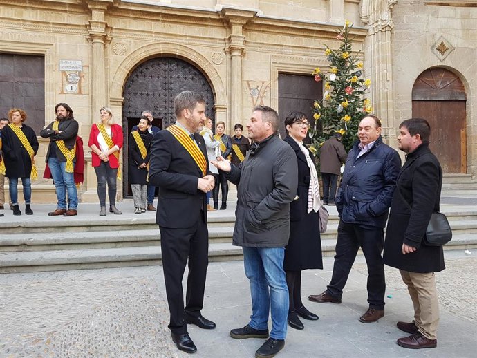 Soro visita la Lonja y la Casa Consistorial de Alcañiz