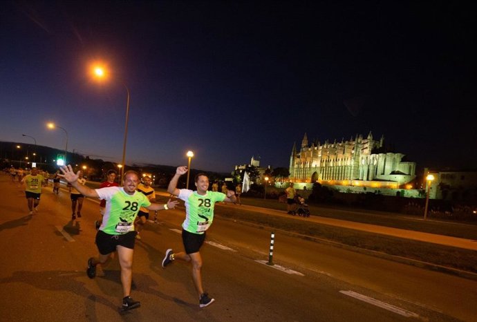 Carrera nocturna 'Binter NightRun Mallorca SER Runner'