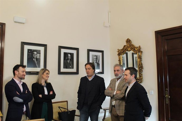 Recepción municipal a los representantes de los Reyes Magos