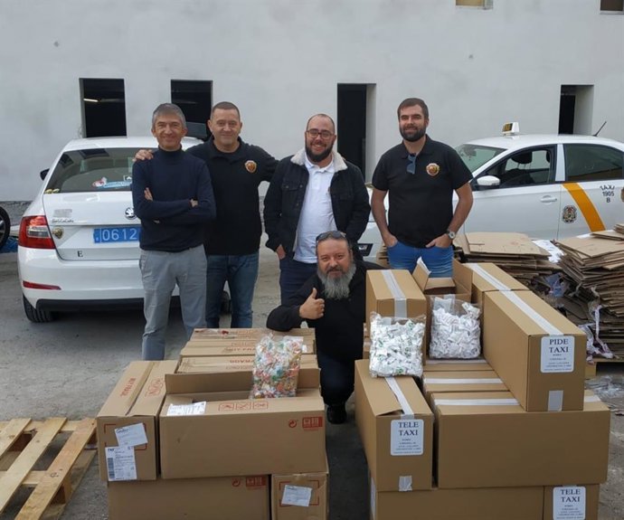 Entrega de los caramelos para la cabalgata de Reyes de Sevilla