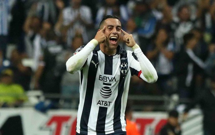 Rogelio Funes Mori celebra el gol del Monterrey