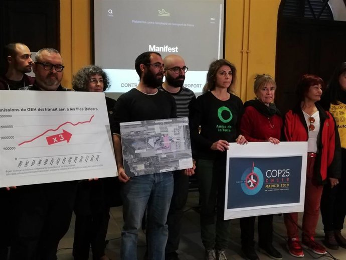 Presentación de la Plataforma contra la Ampliación del Aeropuerto de Palma.
