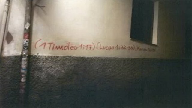 Imagen de una de las pintadas realizadas sobre un edificio del centro de Granada