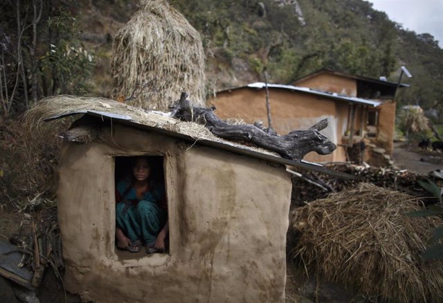 Nepal.- Ocho de cada diez jóvenes son obligadas a dormir fuera de casa durante su menstruación en Nepal