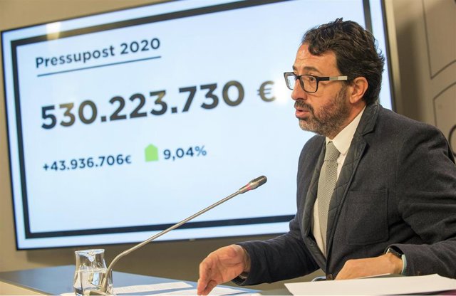 El titular de Hacienda en la Diputación de Valencia, Vicent Mascarell, presenta el presupuesto de la institución para 2020. 