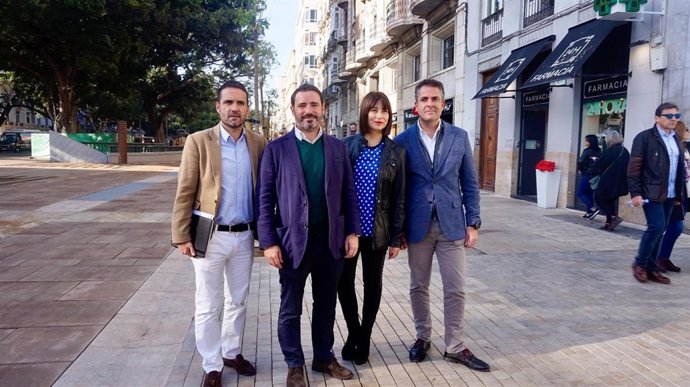 Los dirigentes del PP de Málaga Jacobo Florido (i), José Ramón Carmona, Ruth Sarabia y Carlos Conde (d).