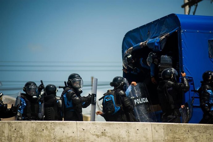 Policías en Honduras