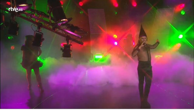 El artista asturiano Rodrigo Cuevas en el programa de La 2 Cachitos Remake.