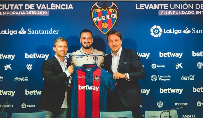 La casa de apuesta de fútbol Betway patrocina al Levante UD