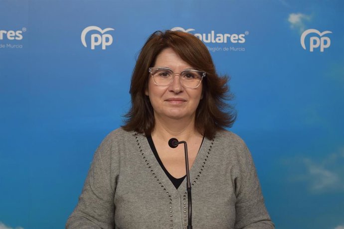 La diputada 'popular', Isabel M Sánchez Ruiz, promotora de la iniciativa