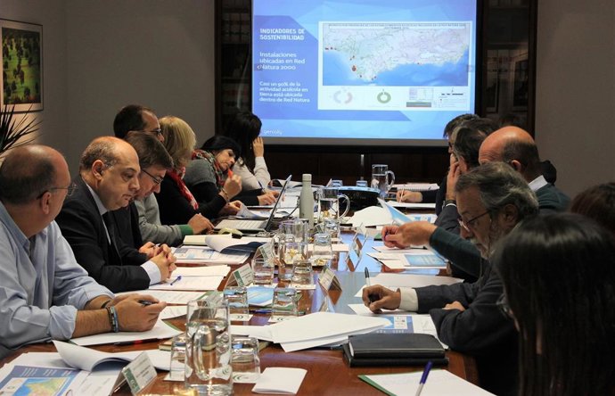 La Junta emplaza al sector de la acuicultura a elaborar un nuevo marco estratégi