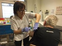 La campaña de vacunación de la gripe aumenta un 5,4% las inmunizaciones en mayores de 65 años y un 24% en embarazadas