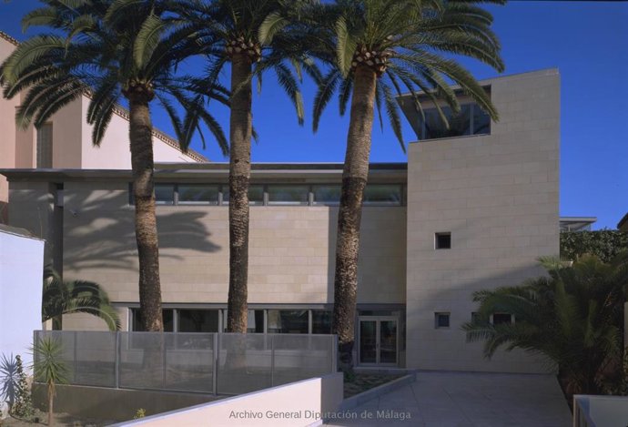 Entreada a la Biblioteca Cánovas del Castillo, en el centro cultural MVA de la Diputación de Málaga, en calle Ollerías.