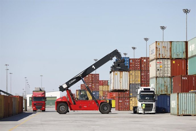 Terminal logística de Cosco Shipping en Zaragoza.