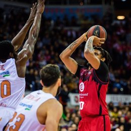 El Casademont Zaragoza apabulla al Baskonia y será cabeza de serie para la Copa de Málaga