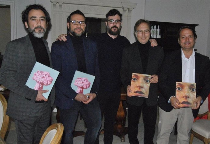 Presentación del libro 'Behind beauty'