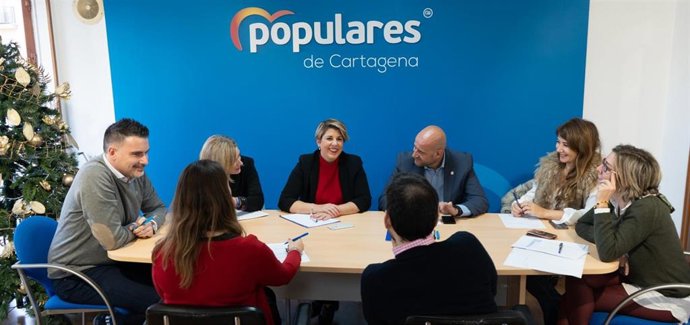 La vicealcaldesa Noelia Arroyo en la reunión del Grupo Popular