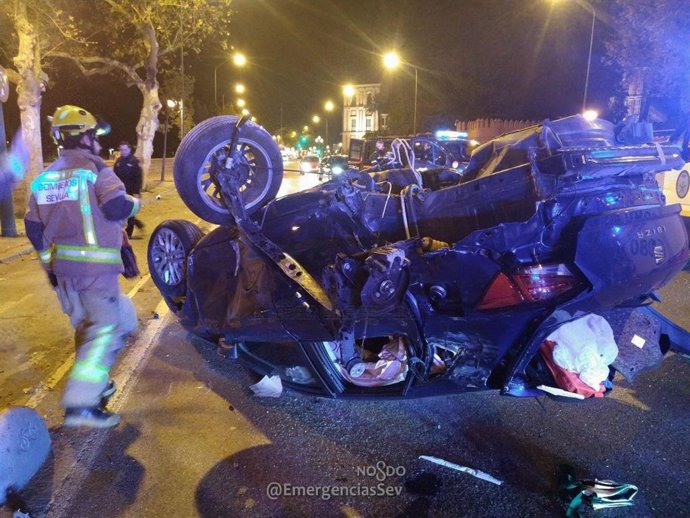 Vehículo siniestrado en el Paseo de las Delicias