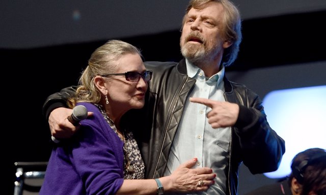 Carrie FIsher junto a Mark Hamill