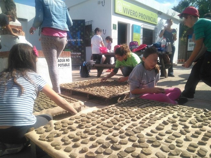 Talleres de educación ambiental en el vivero provincial de la Diputación de Málaga, que distribuye árboles, arbustos y plantas a los municipios y para la realización de arboladas.