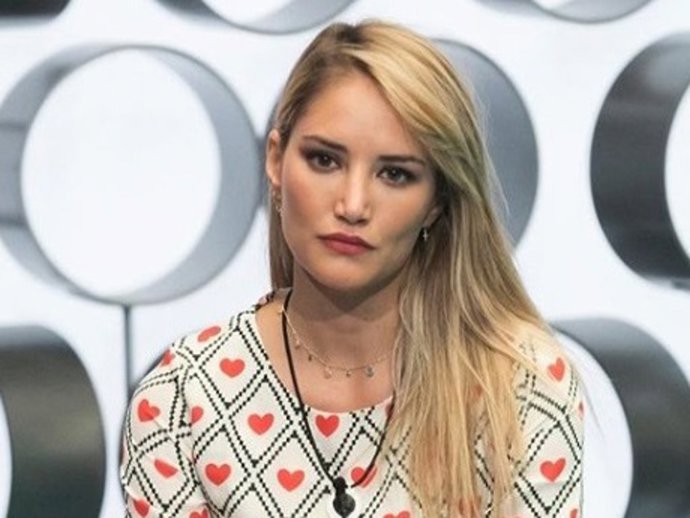 Alba Carrillo habla de su experiencia en el amor con Adara 