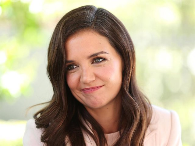 Katie Holmes Visits Ronald McDonald House Westmead