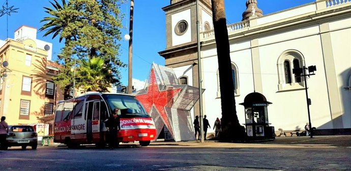 Unidad móvil del ICHH en La Laguna