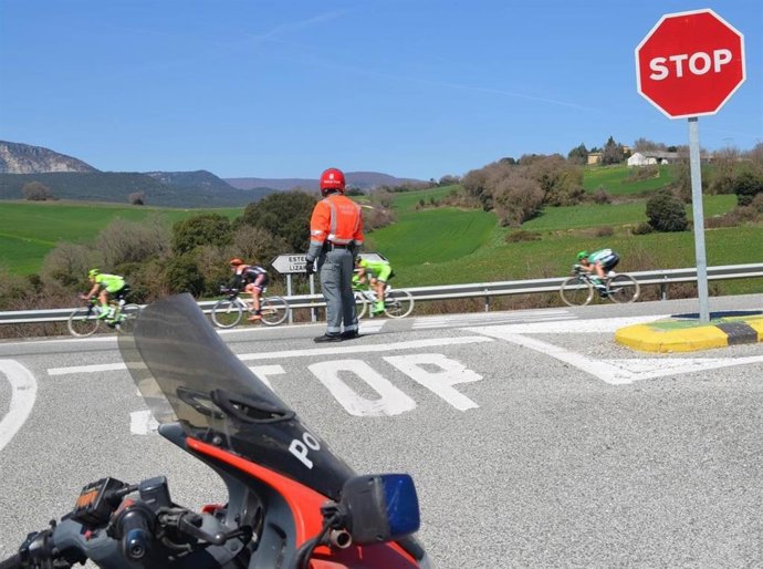Un agente de Policía Foral en un dispositivo especial con motivo de un evento deportivo
