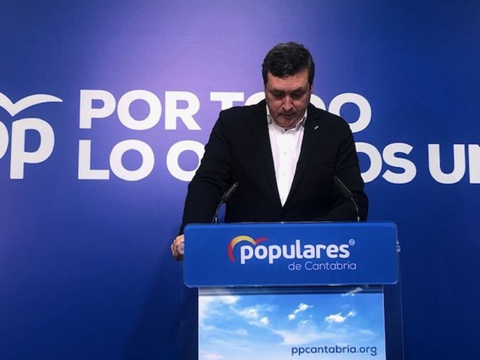 El portavoz del PP de Cantabria, Íñigo Fernández