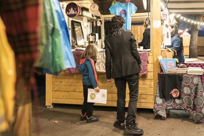 Feria de consumo responsable en la plaza Catalunya de Barcelona.