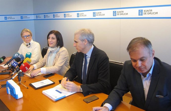 La delegada de la Xunta en Vigo, la conselleira de Territorio, el conselleiro de Industria y el director del IGVS durante la rueda de prensa
