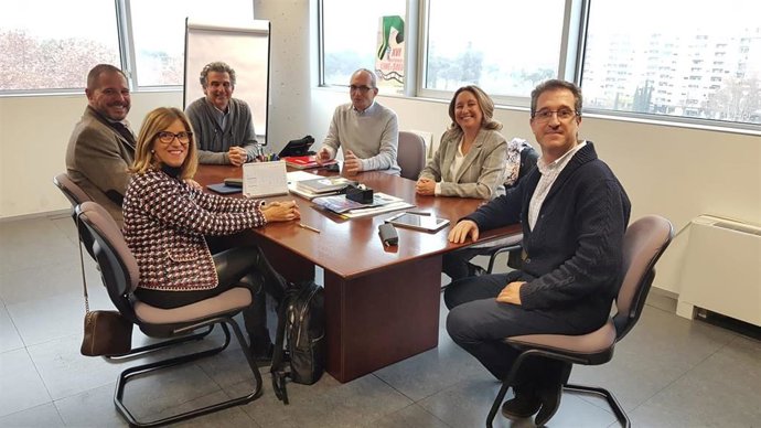 Reunión entre los represetantes de los Colegios de Aragón y el director general de Salud Pública
