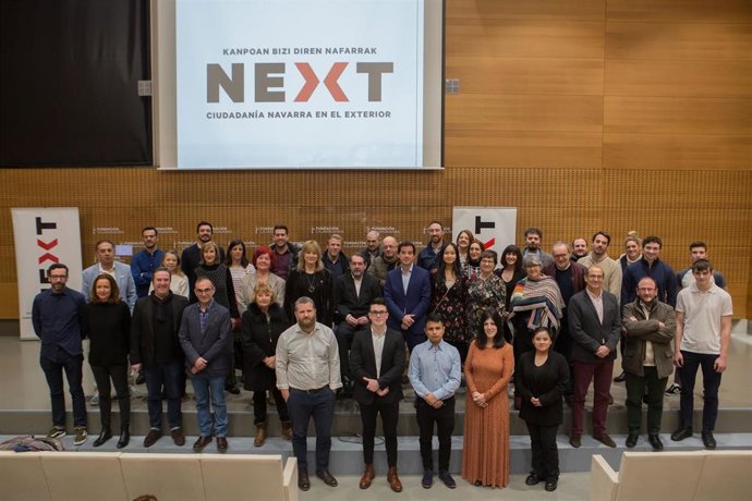 La consejera Ollo con los participantes en el II Encuentro Next