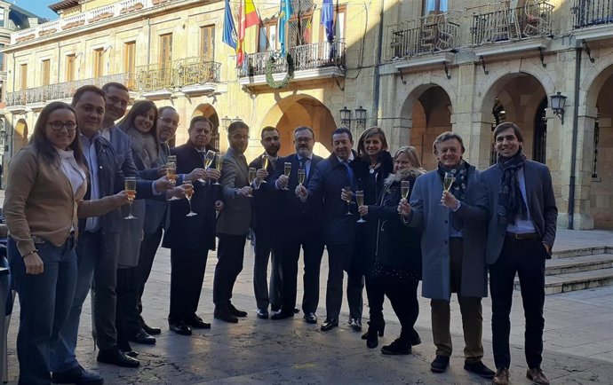 Brindis del PP de Oviedo.