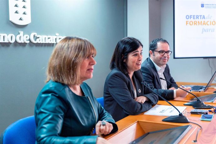 La consejera de Economía, Conocimiento y Empleo del Gobierno de Canarias, Carolina Darias, en rueda de prensa