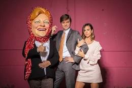 Los dos presentadores de la Grossa de Cap d'Any Marc Giró y Laia Ferrer