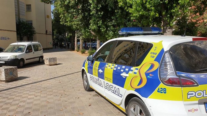 Coche de Policía Local de Sevilla, en una imagen de archivo