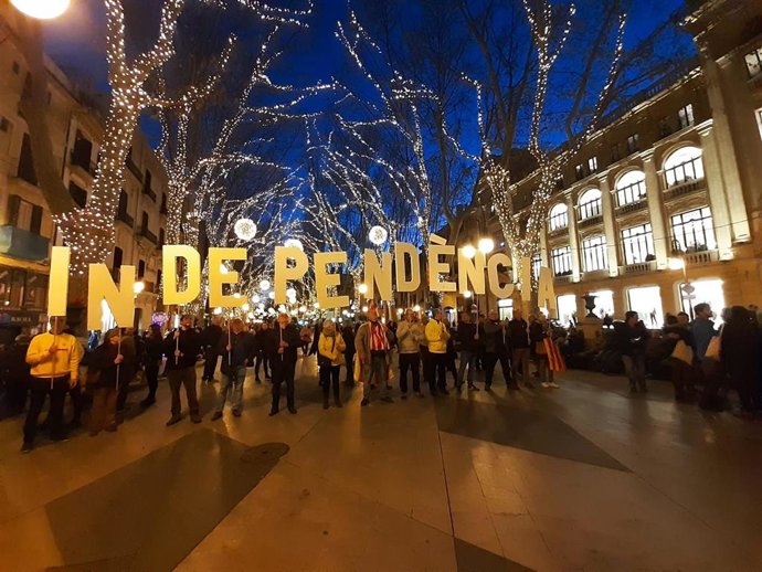 Manifestación organizada por el Bloc d' Unitat Popular previa a la Diada de Mallorca, que se celebra el 31 de diciembre.