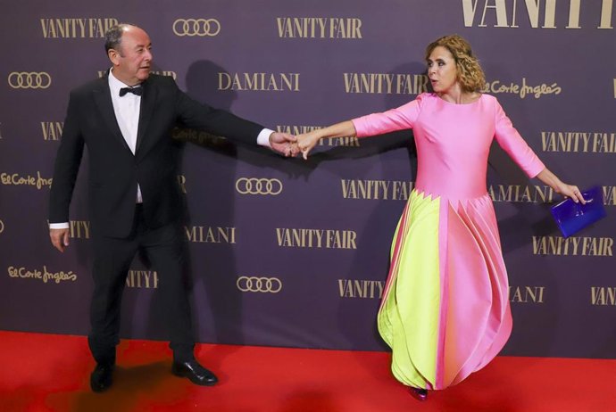 Luis Miguel Rodríguez y Ágatha Ruiz de la Prada, en la fiesta que organizó Vanity Fair para reconocer a Antonio Banderas